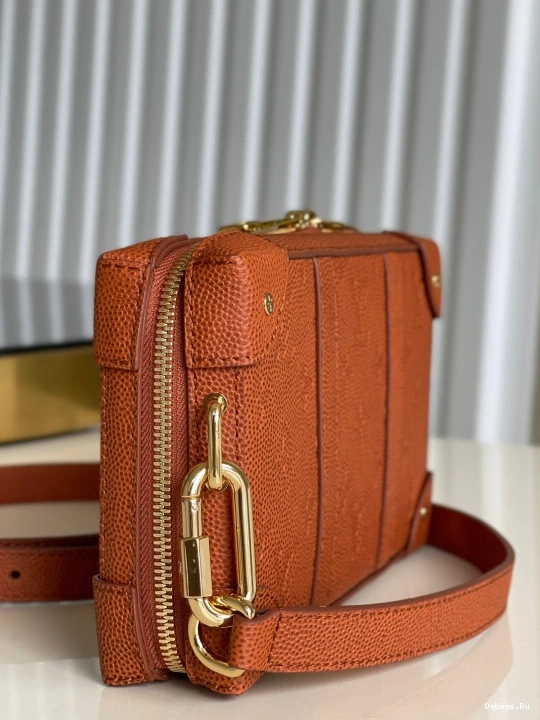 VUITTON TRUNK SOFT LOUIS LVXNBA WEARABLE WALLET 0312